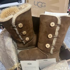 UGG Bailey Triple Button Winter Boots - Chestnut.